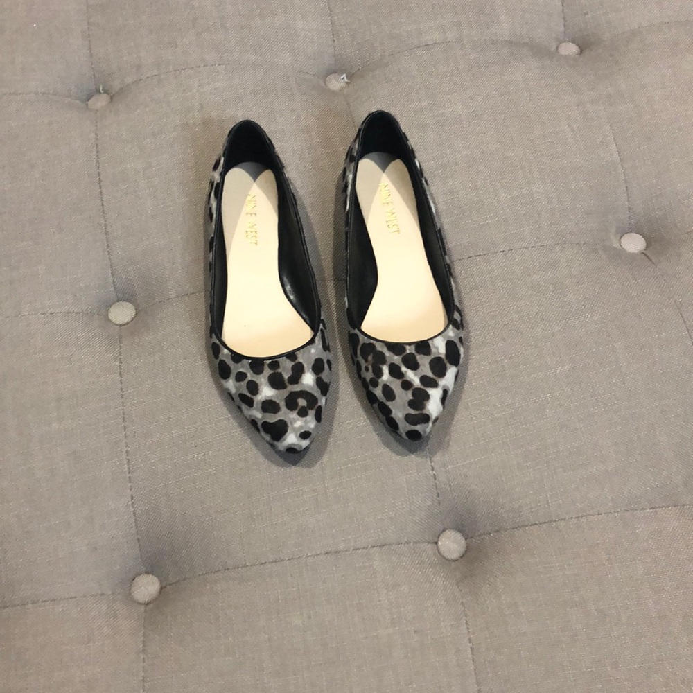 Nine West calf hair grey leopard flats